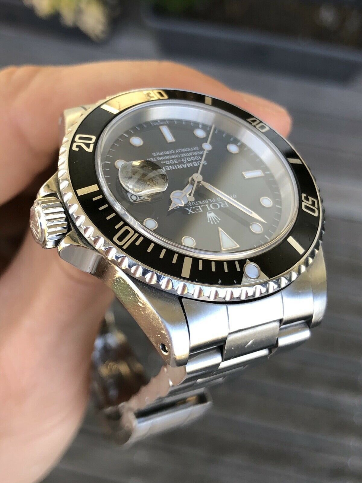 Rolex Submariner 16610 'Swiss only' with box and papers - 1999