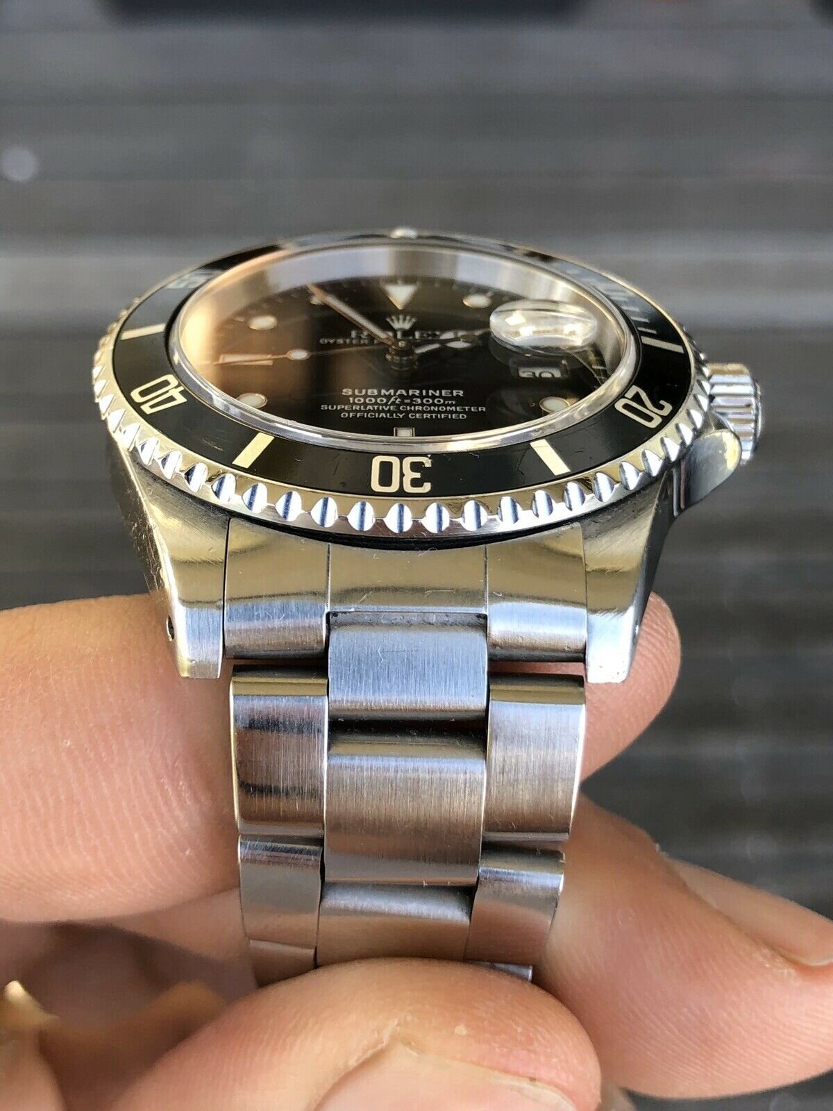 Rolex Submariner 16610 'Swiss only' with box and papers - 1999