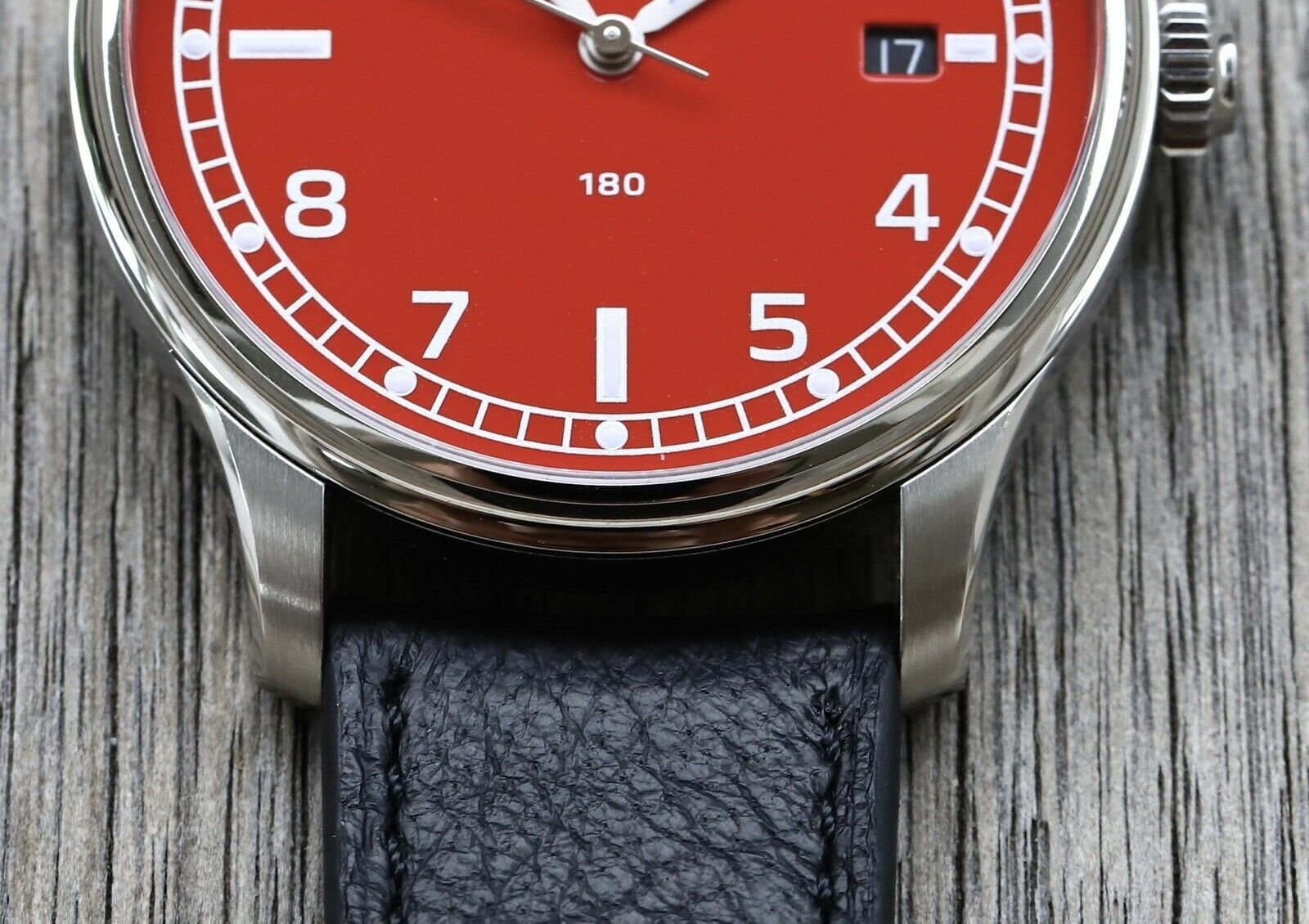 S.U.F Helsinki SUF180 Karpalo Red Dial - 2021