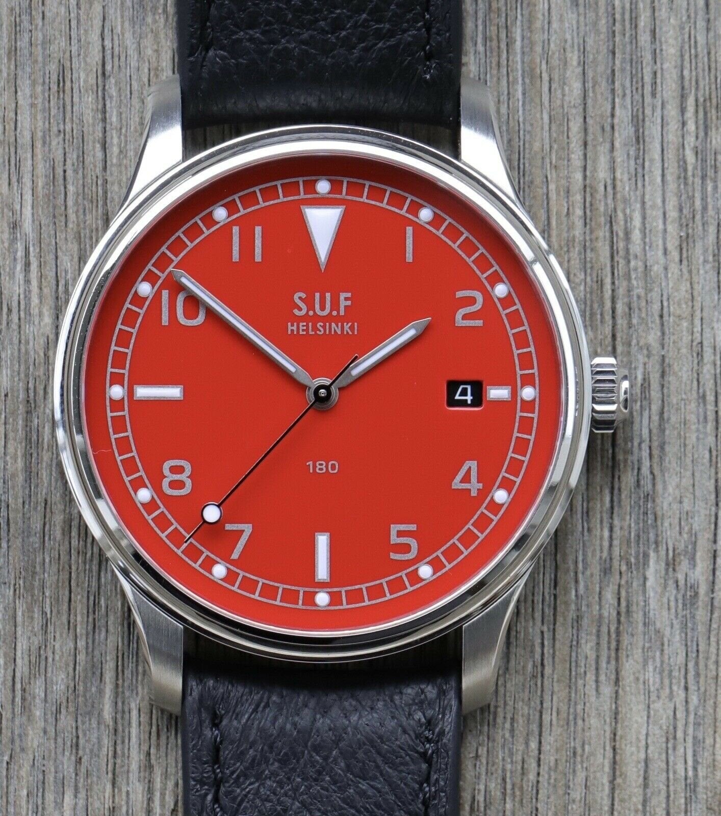 S.U.F_Helsinki_SUF180_Karpalo_Red_Dial_Watch_Vault_281_29.jpg