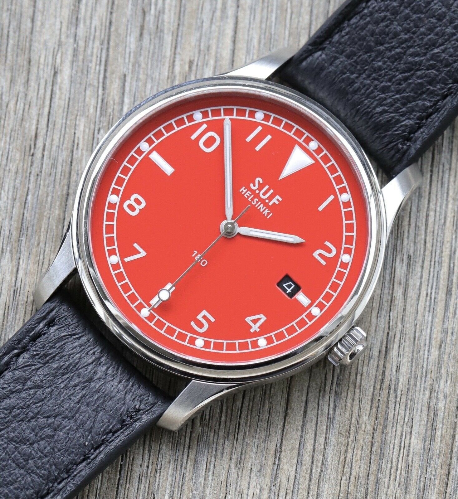 S.U.F_Helsinki_SUF180_Karpalo_Red_Dial_Watch_Vault_282_29.jpg