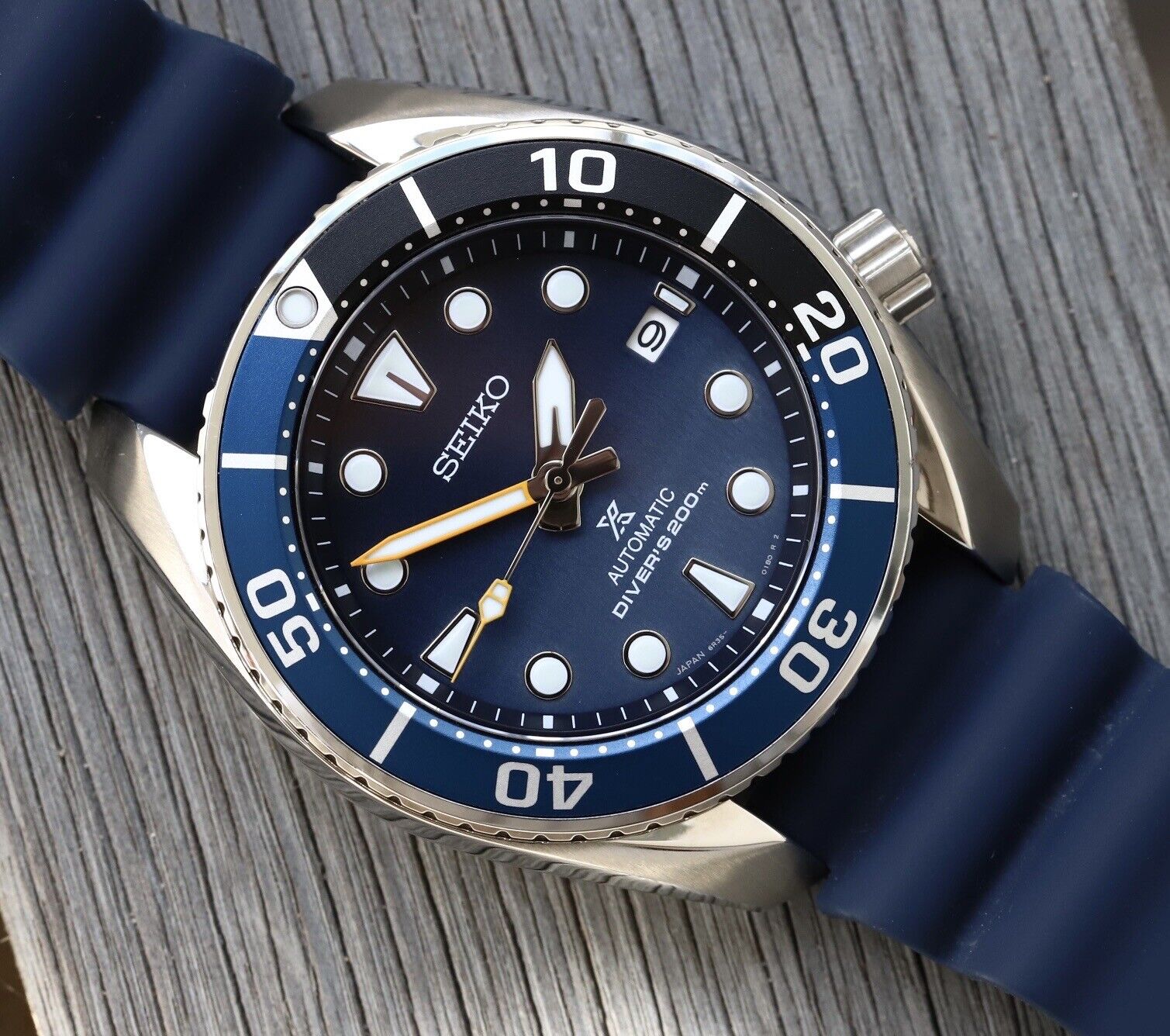 SeikoProspexSumo_Noosa_LimitedEditionSPB347J-2022WatchVault02_7025ed9c-63dc-431f-90ea-6a1c66566e11.jpg