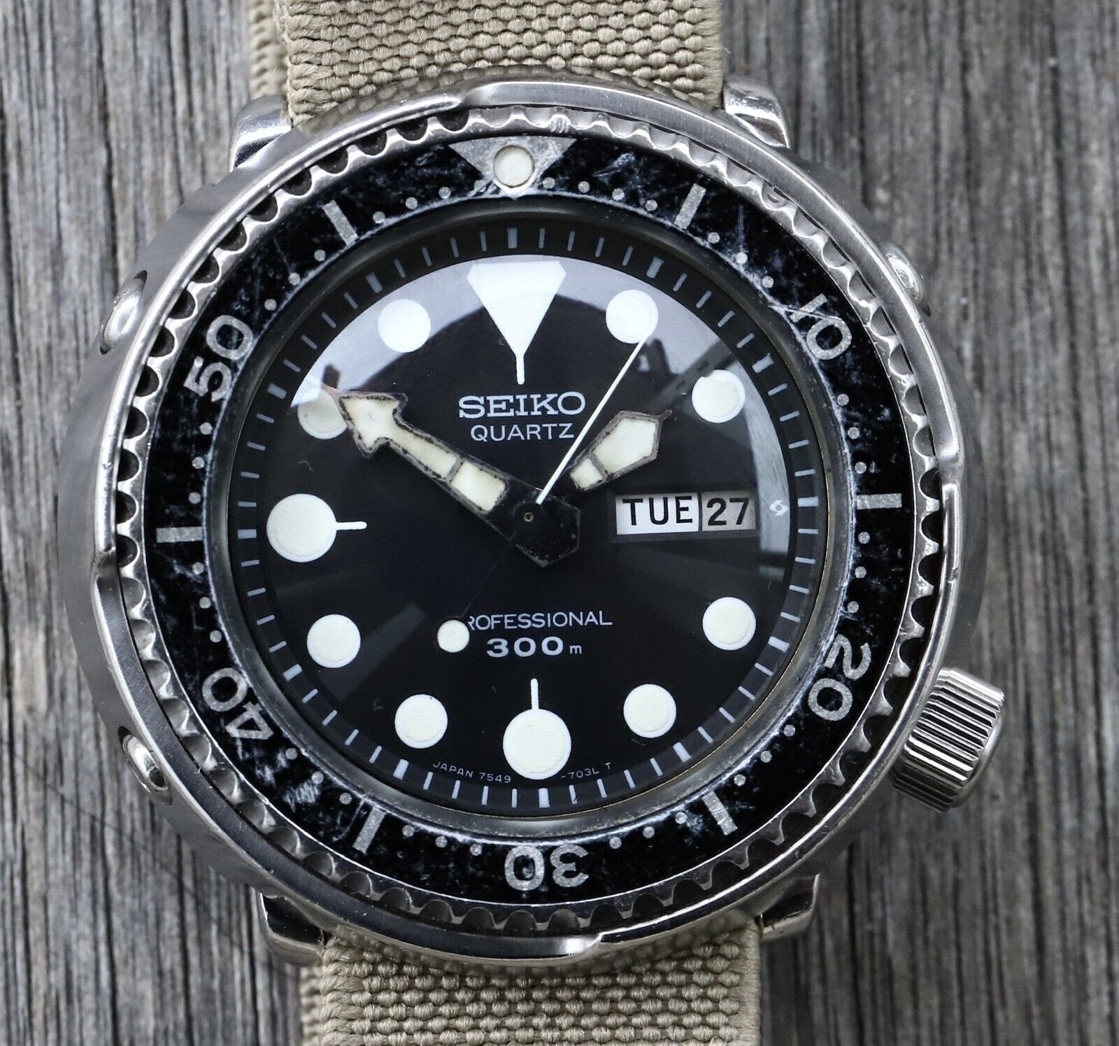 Seiko_Tuna_7549-7010_Watch_Vault_01.jpg