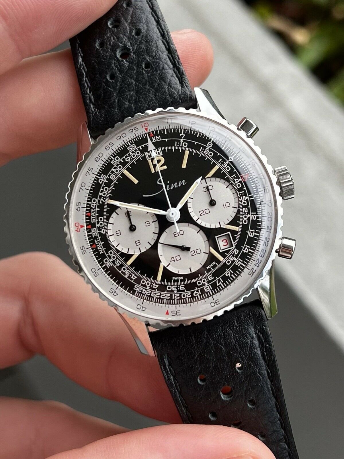 Sinn 903 watch hotsell