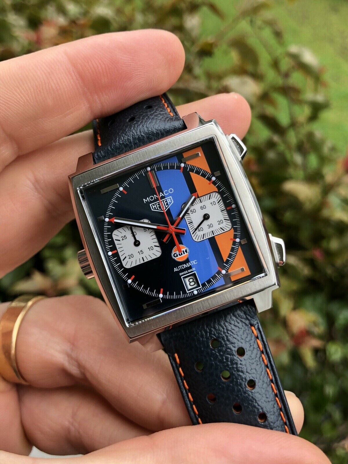 Tag_Heuer_Monaco_Calibre_11_Gulf_CAW211R.FC6401_27McQueen_27_-_2019_Watch_Vault_02_a173fbda-efe6-49d7-a867-139e16d0d6f9.jpg