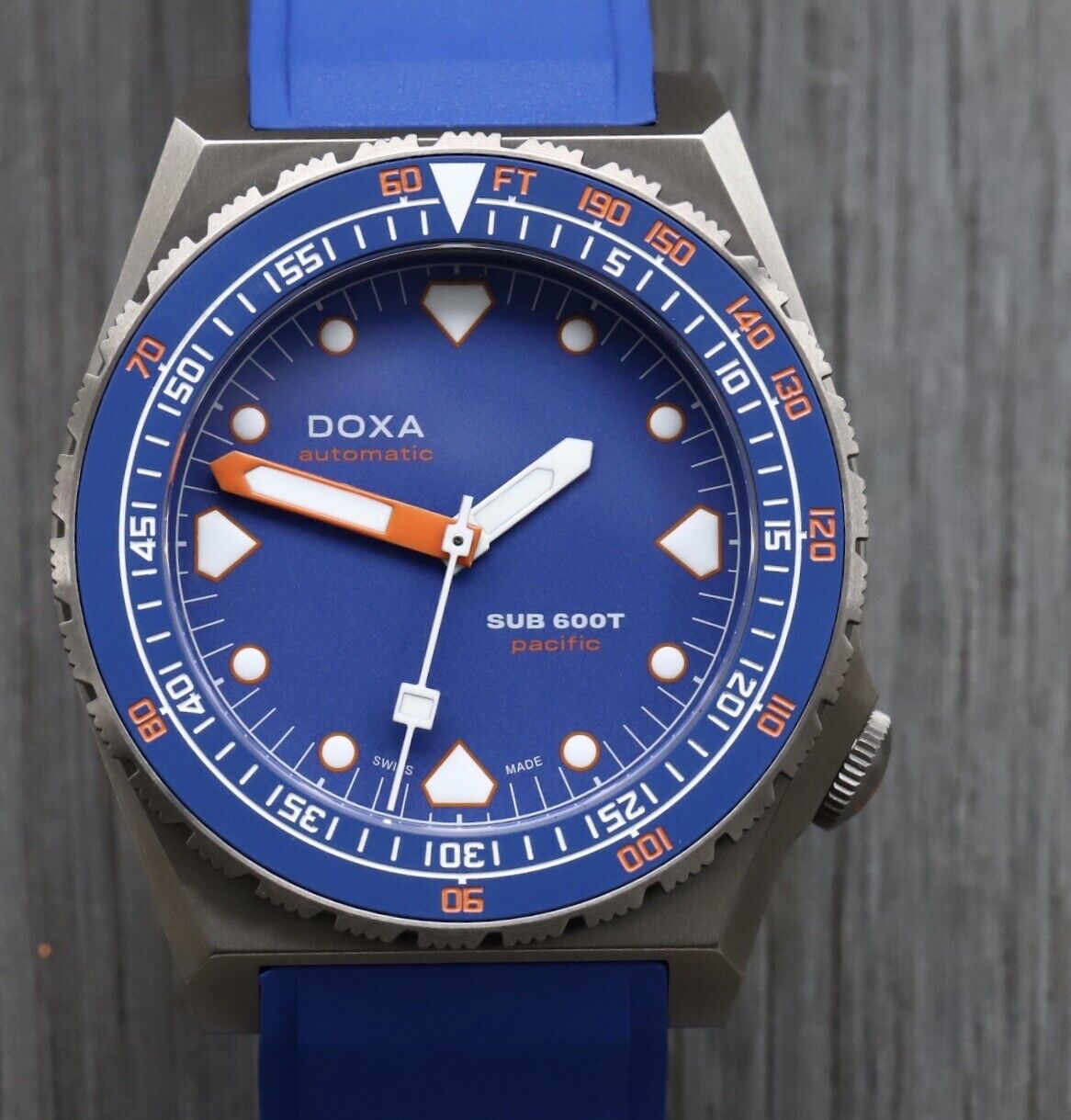 Time_TidexDoxaSUB600T_Pacific_LimitedEdition-2021WatchVault01.jpg