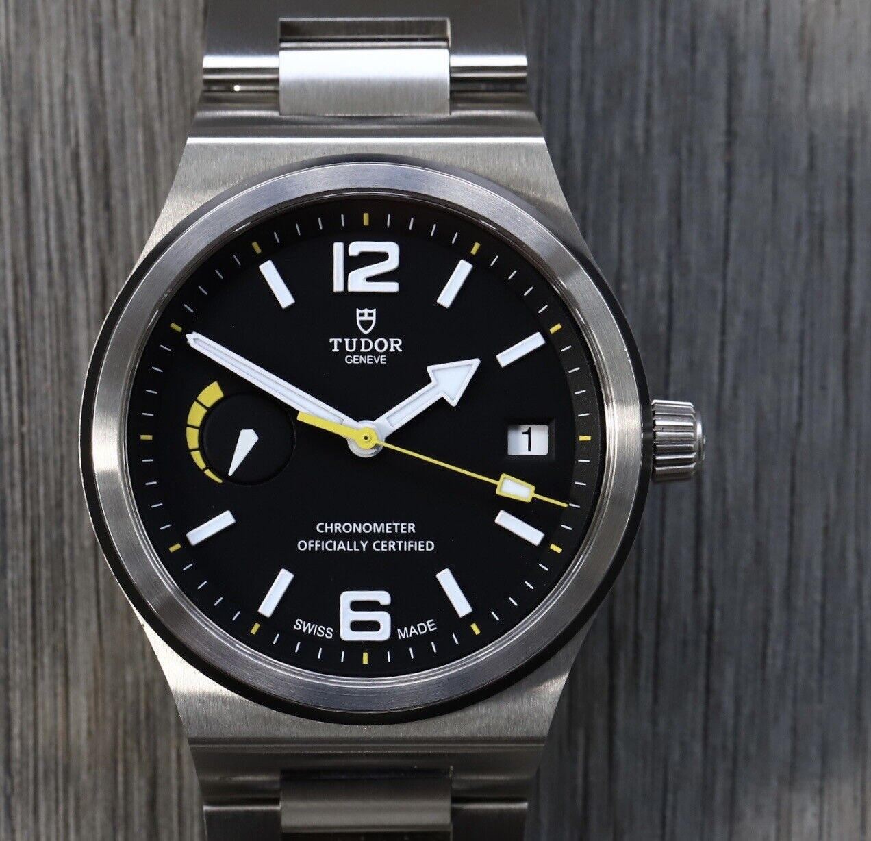 TudorNorthFlagM91210N-2020WatchVault01.jpg