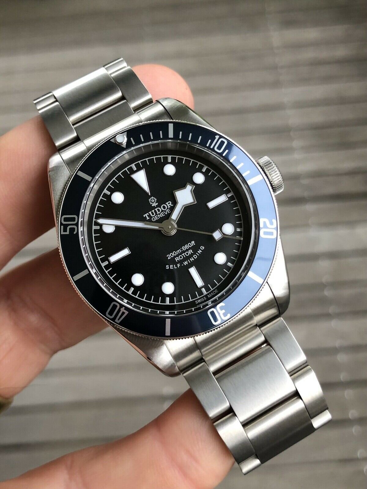 Tudor_Black_Bay_Blue_ETA_Small_Rose_79220B_-_2015_Watch_Vault_02.jpg