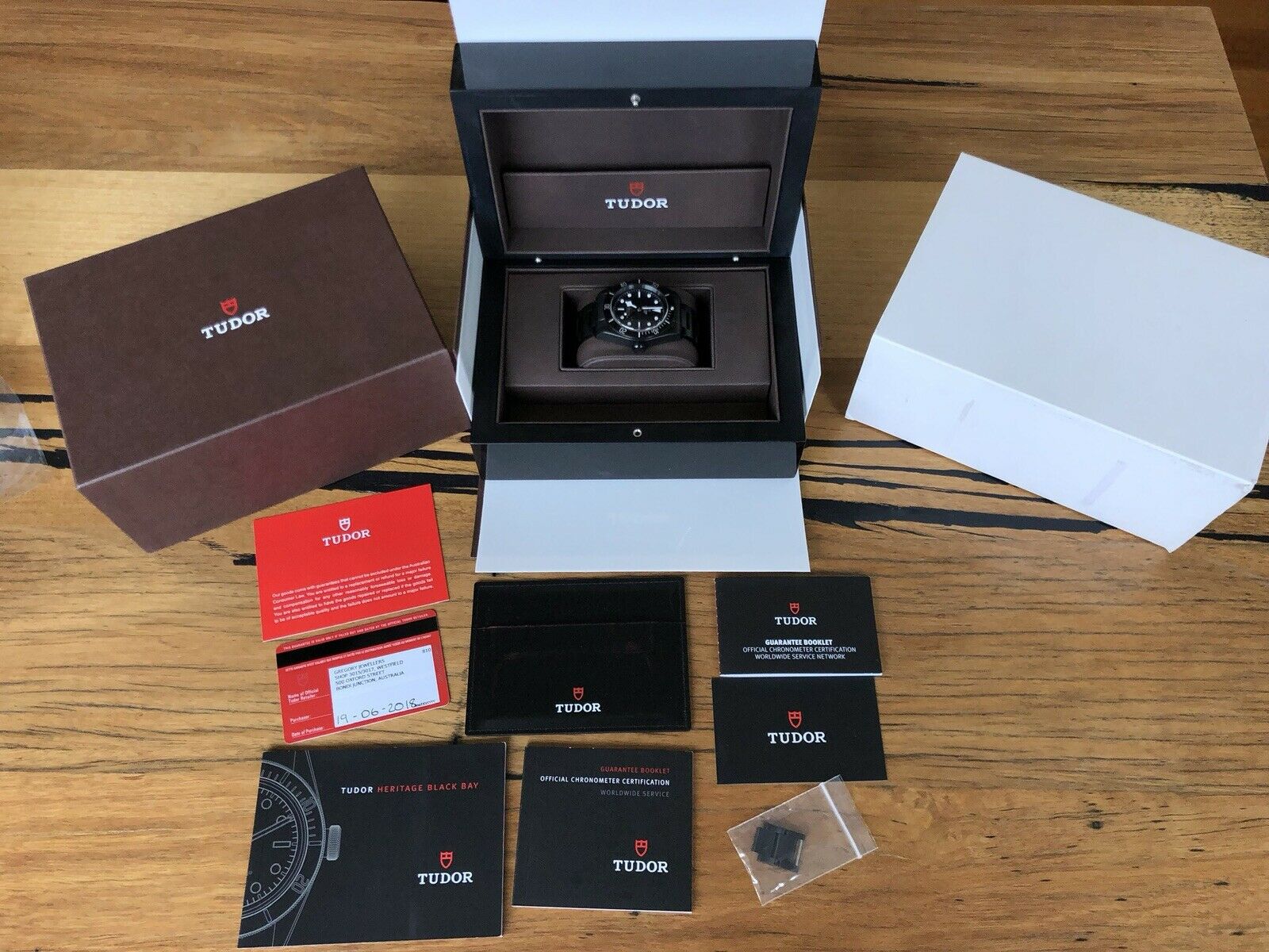 The bay outlet watch box