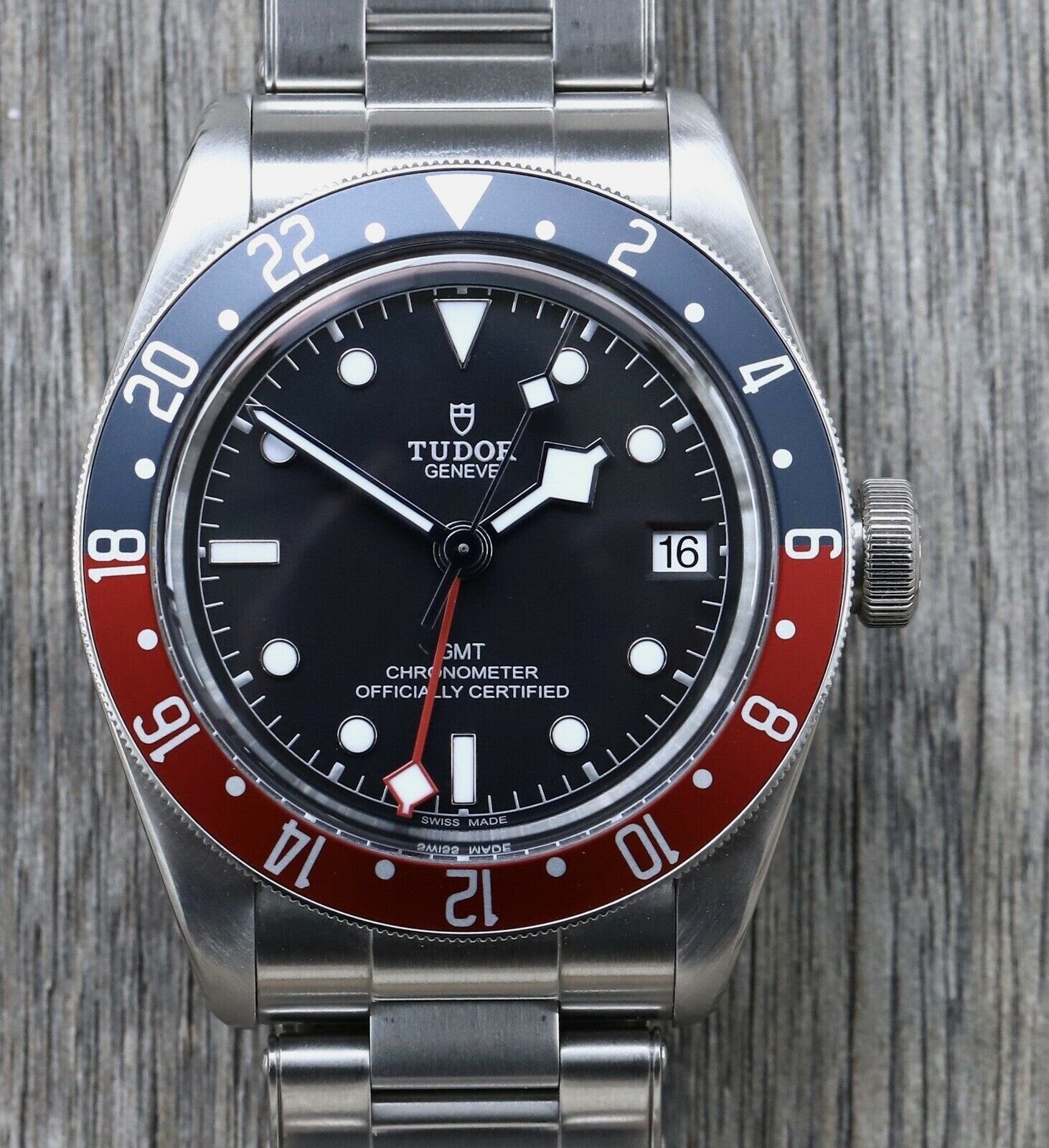 Tudor_Heritage_Black_Bay_GMT_E2_80_98Pepsi_E2_80_99_79830RB_-_2018_Watch_Vault_01.jpg