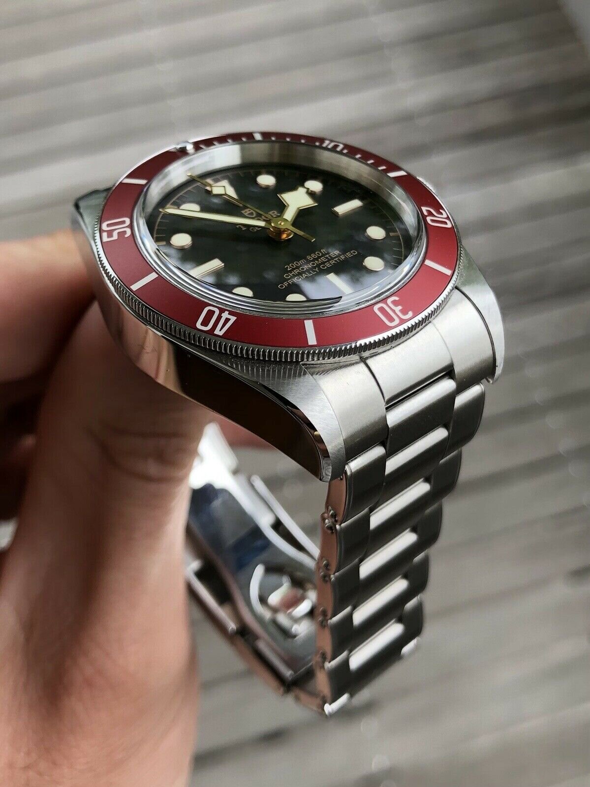 Tudor heritage black bay red discount