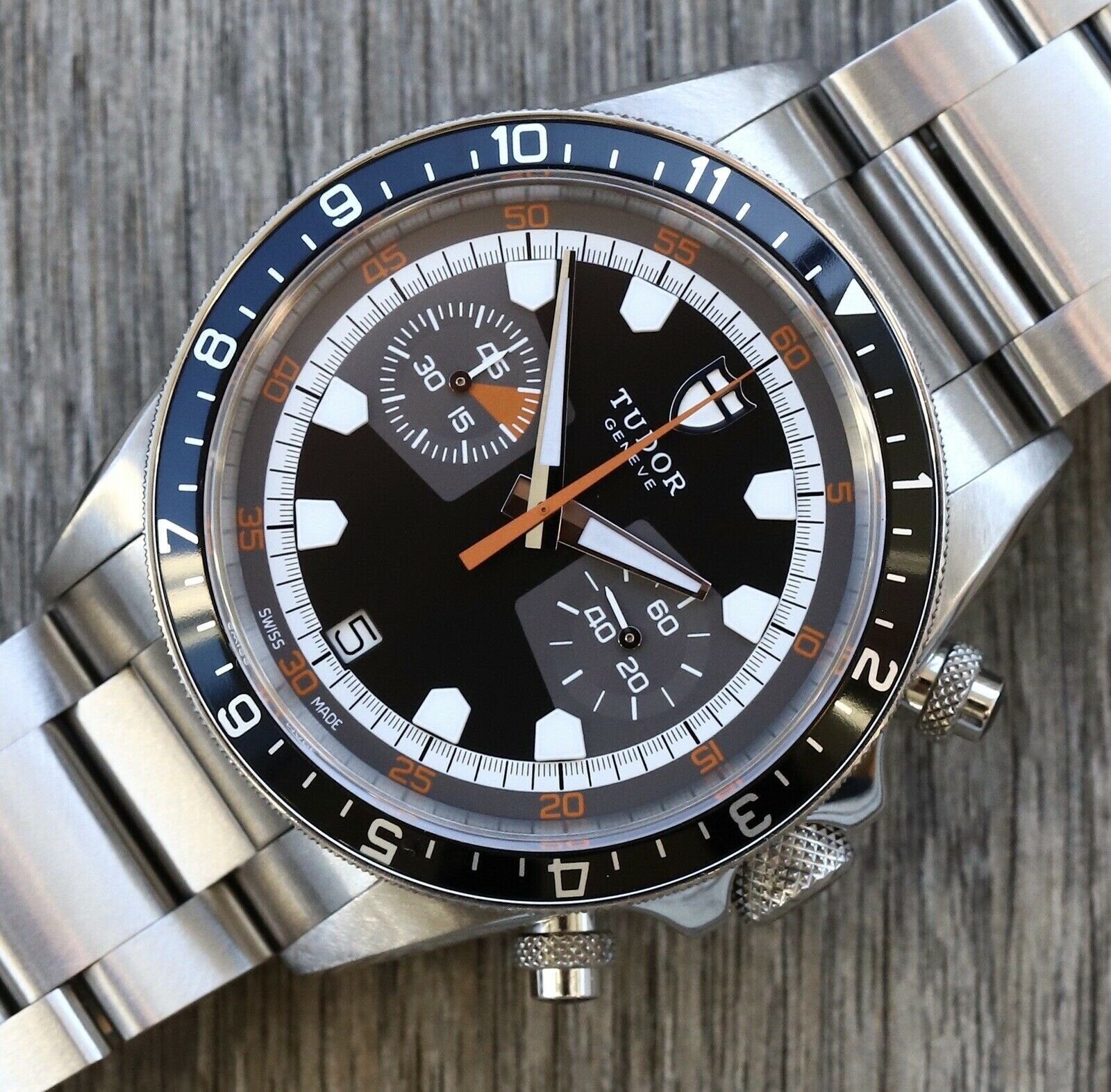 Tudor_Heritage_Chronograph_70330N_-_2012_Watch_Vault_02.jpg