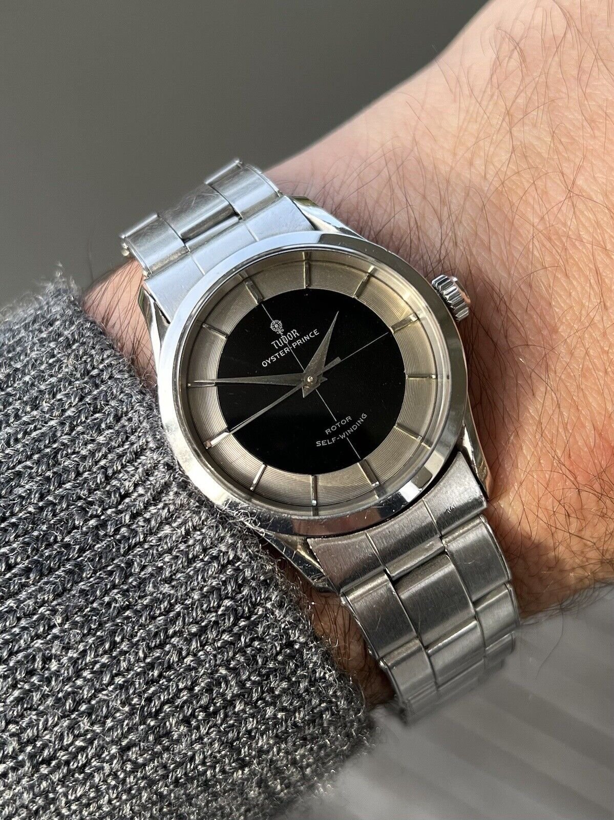 Tudor tuxedo dial top