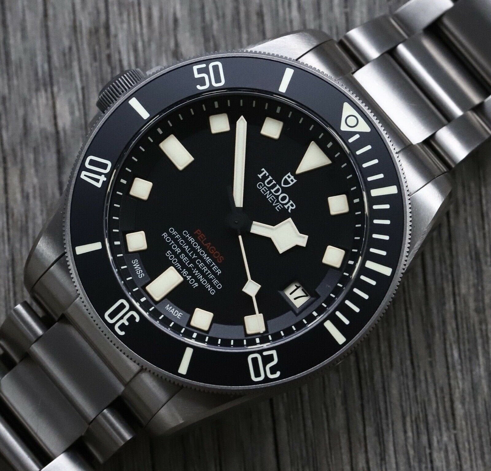 Tudor_Pelagos_LHD_25610TNL_-_2016_Watch_Vault_02.jpg