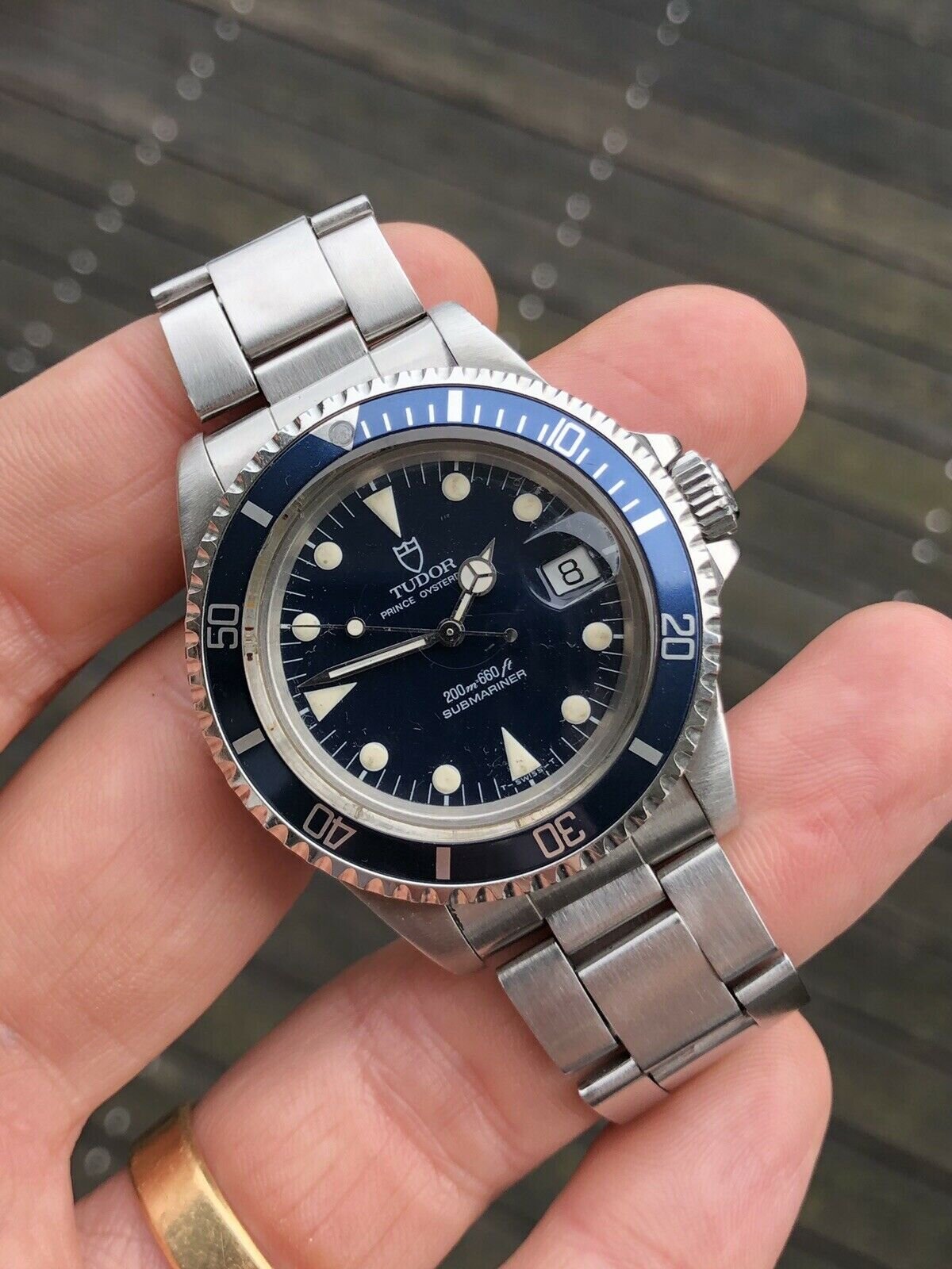 Tudor_Submariner_79090_Blue_-_1992_Watch_Vault_02.jpg