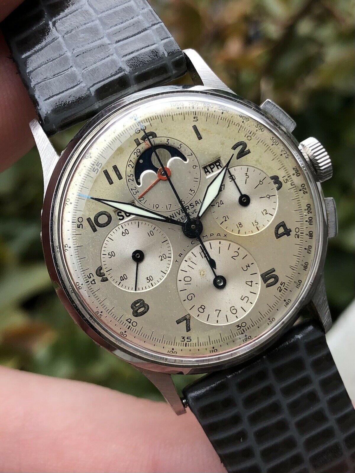 Universal Geneve Tri-Compax Chronograph 22279 - 1945