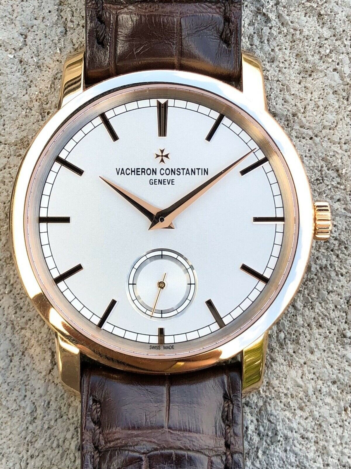 Vacheron_Constantin_Traditionnelle_Patrimony_38.5mm_82172000R-9382_-_2016_Watch_Vault_1.jpg