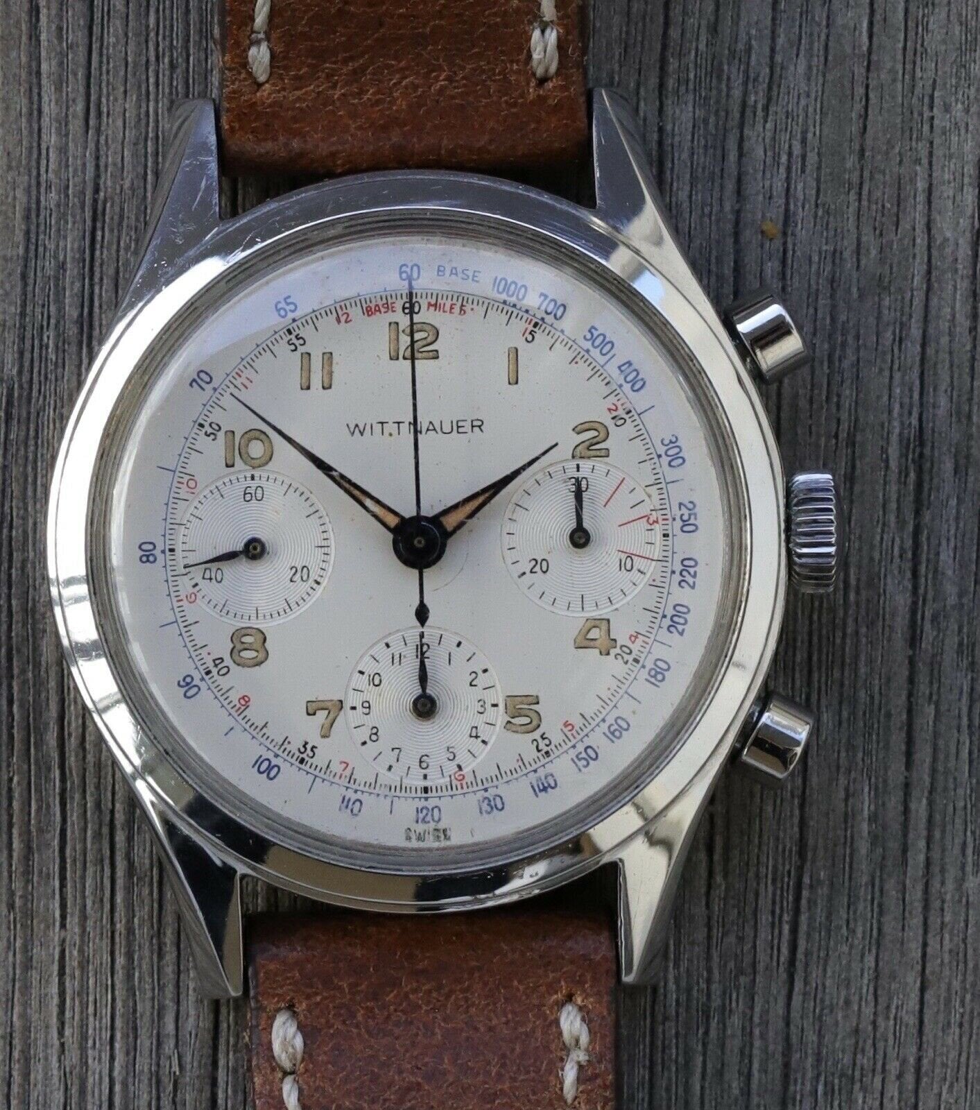Wittnauer_Professional_Chronograph_60025_Watch_Vault_01.jpg