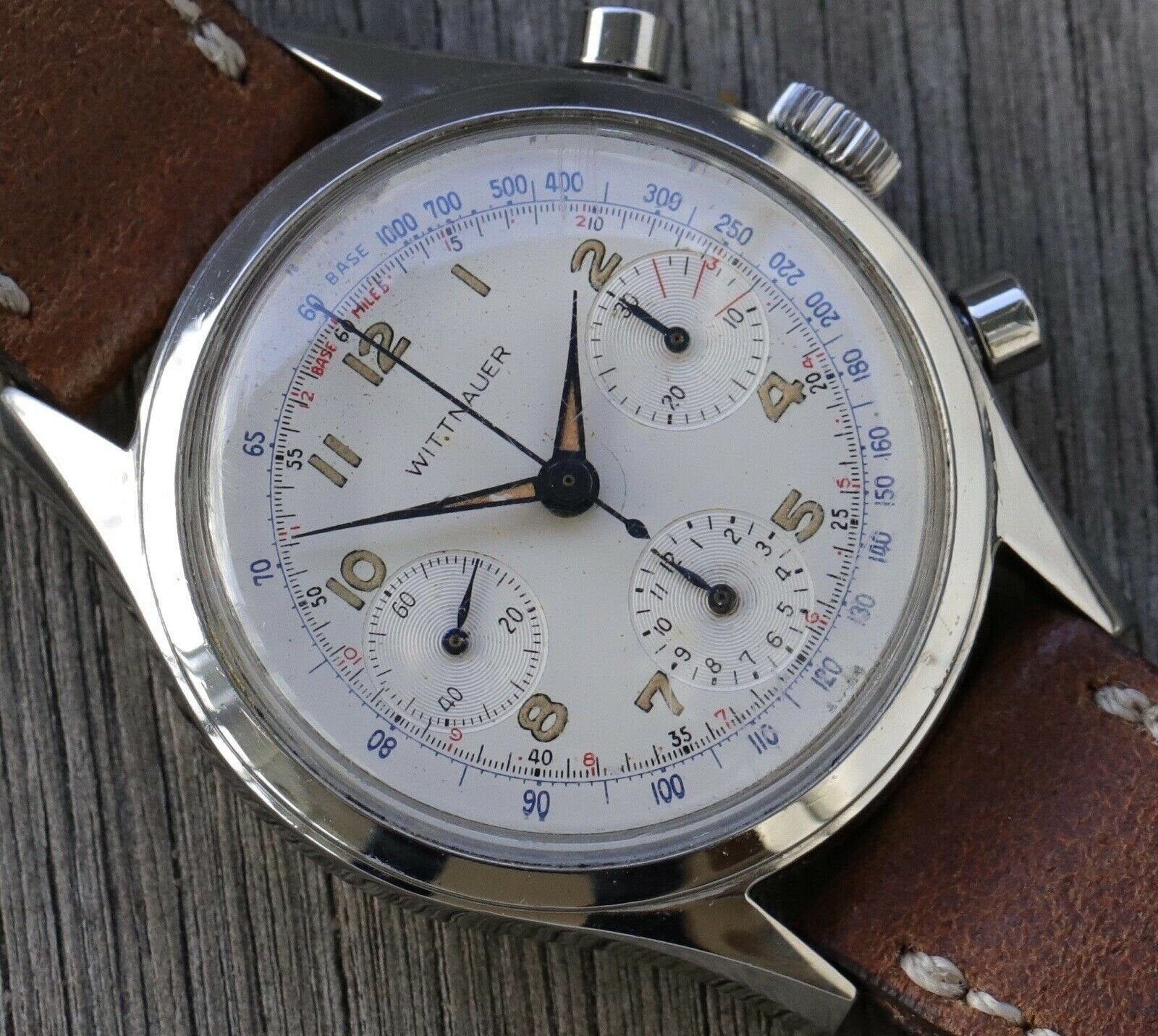 Wittnauer_Professional_Chronograph_60025_Watch_Vault_02.jpg