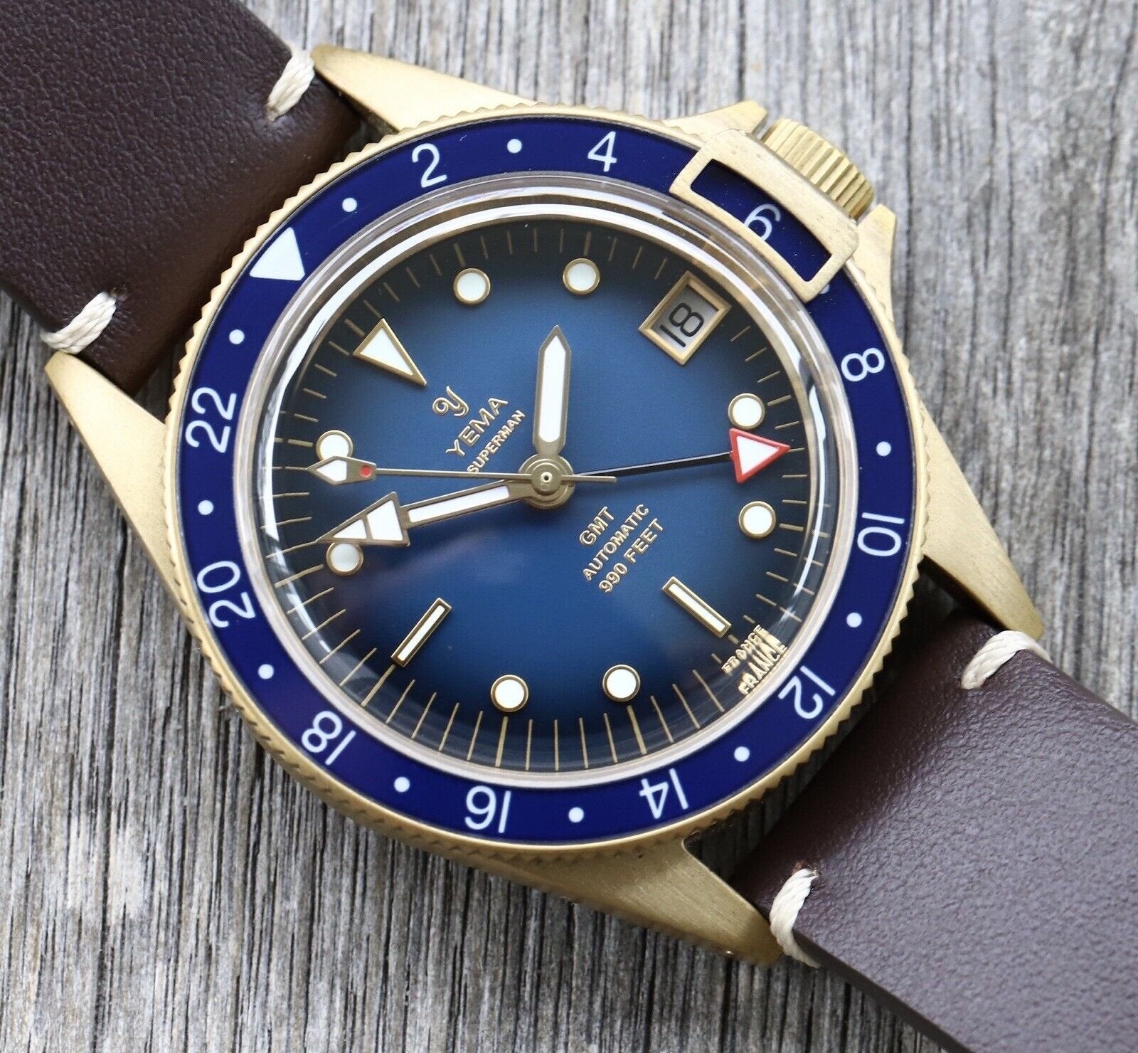 YEMA_GMT_Superman_Heritage_GMT_In-House_Bronze_LE_-_2021_Watch_Vault_02.jpg