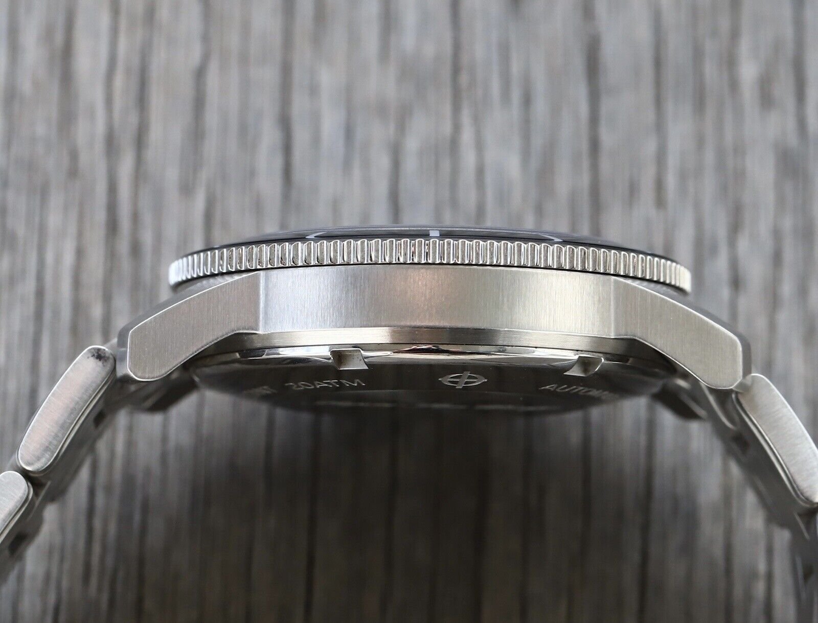 Hodinkee watch case on sale