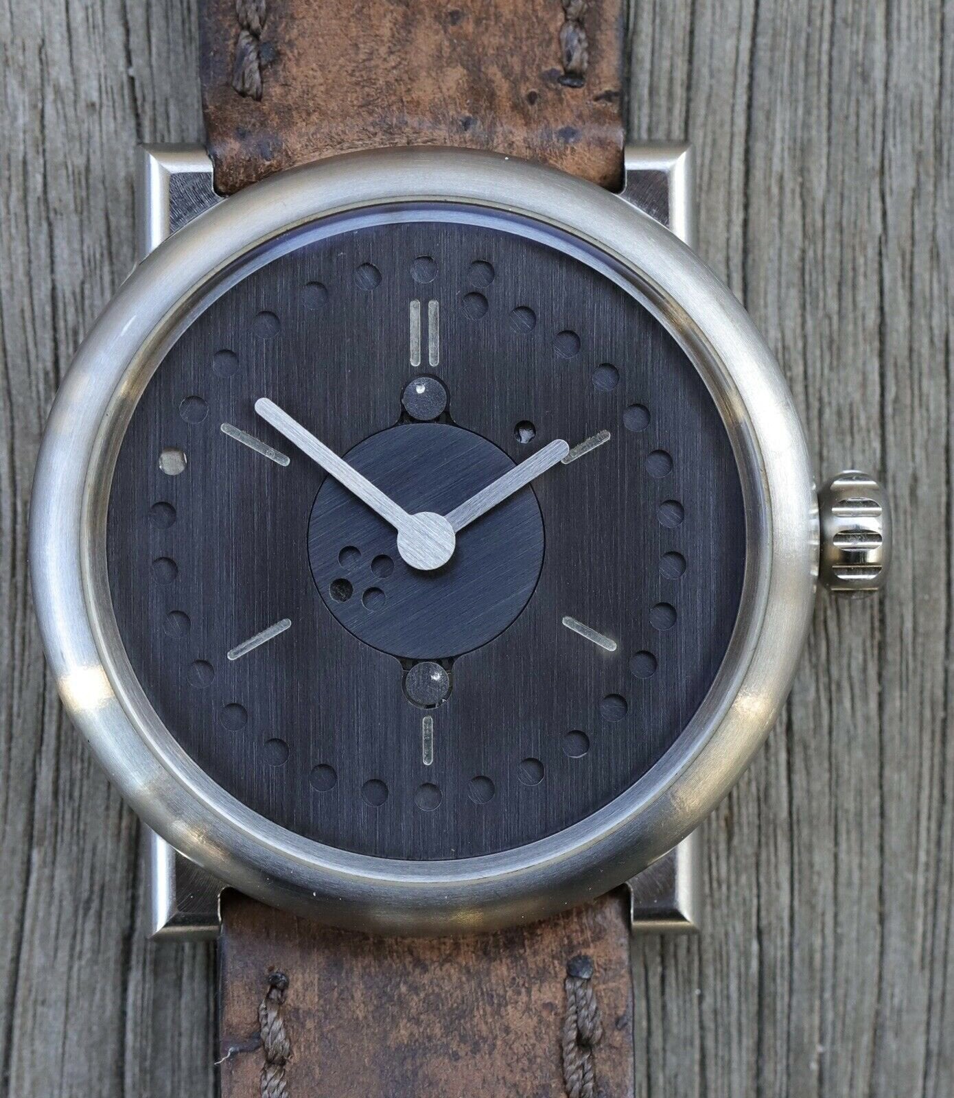 ochs_und_junior_Perpetual_Calendar_E2_80_93_2018_Watch_Vault_01.jpg