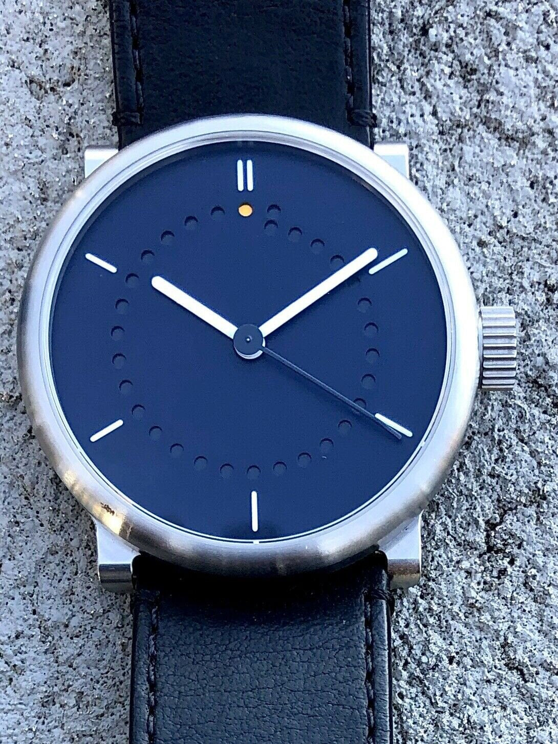 ochs_und_junior_date_Titanium_watch_Watch_Vault_01.jpg