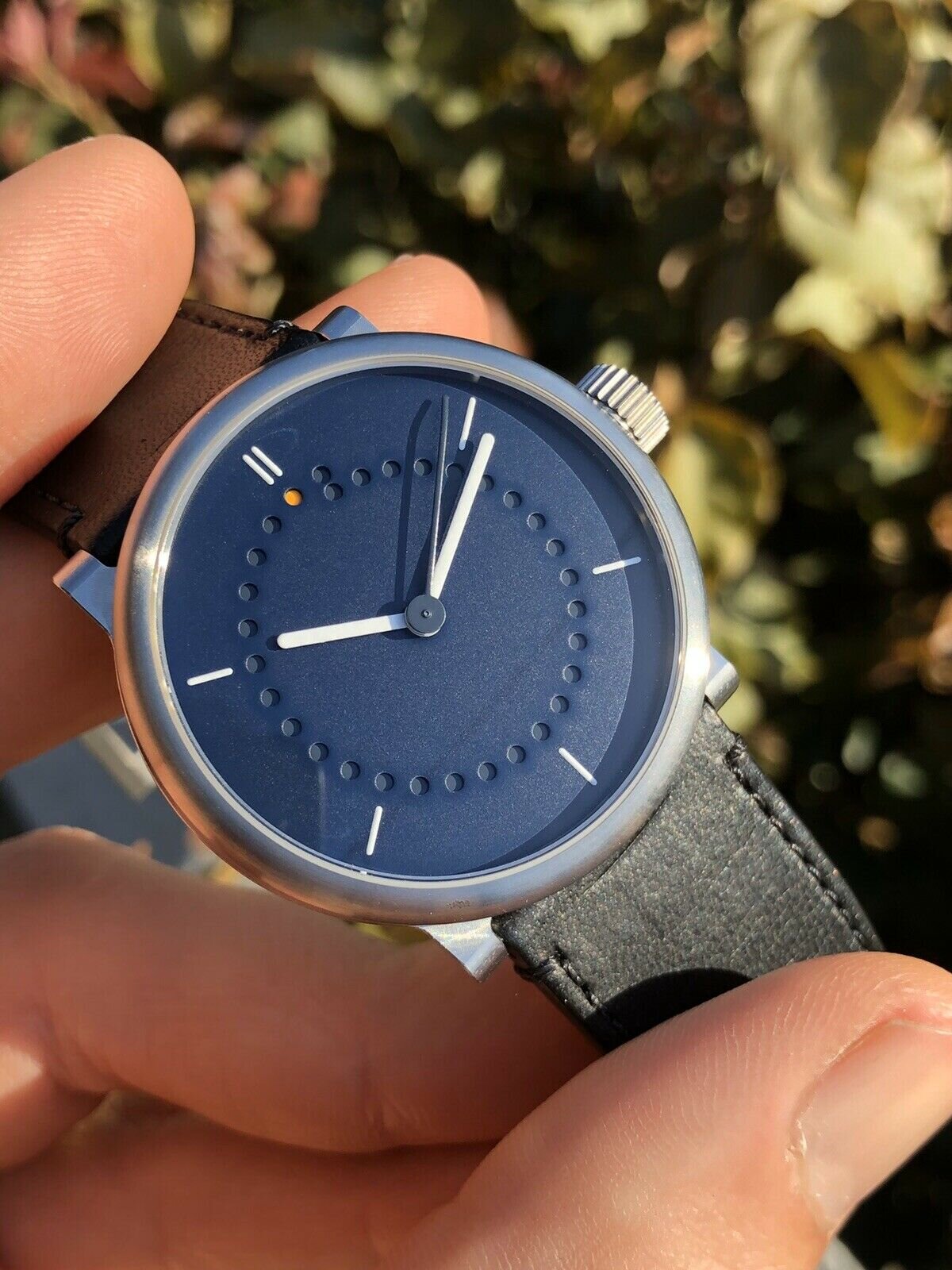 ochs_und_junior_date_Titanium_watch_Watch_Vault_02.jpg